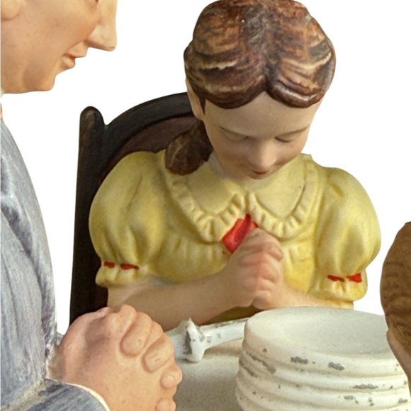 Norman Rockwell "Giving Thanks" Porcelain Figurine Thanksgiving Theme: AUTHENTIC - Picture 7 of 9